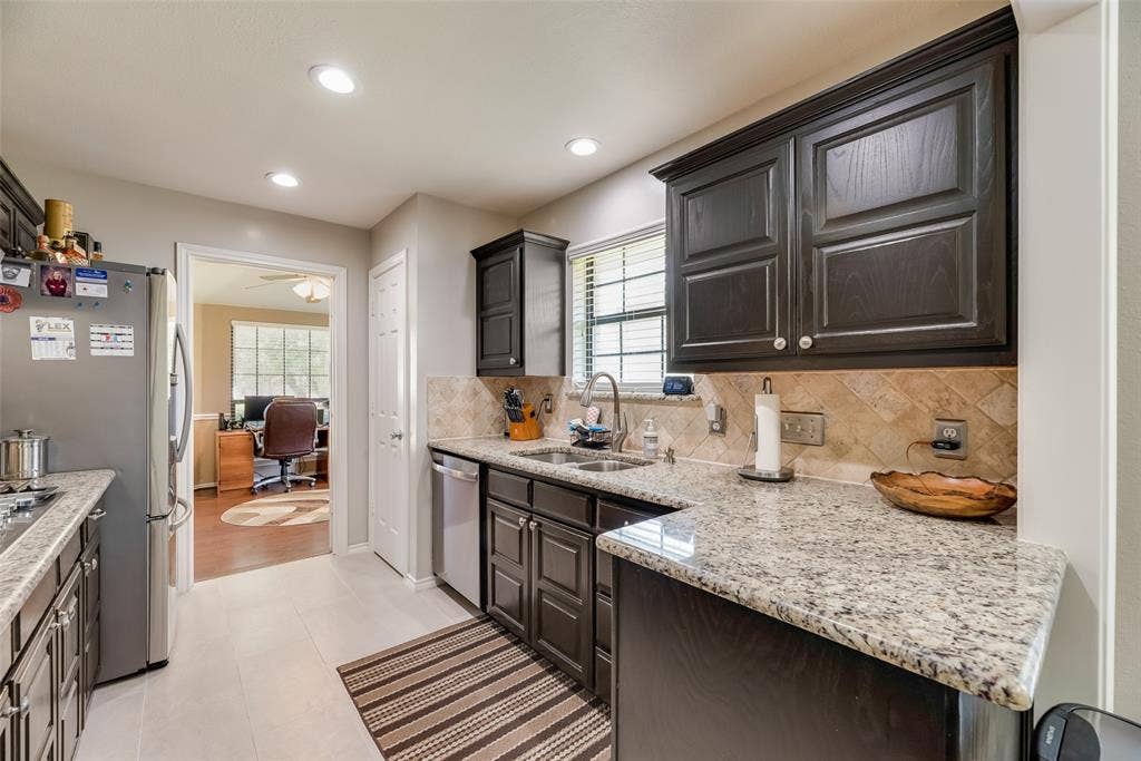 818 Foxwood Lane, Wylie, TX 75098 818 Foxwood Lane, Wylie, TX 75098