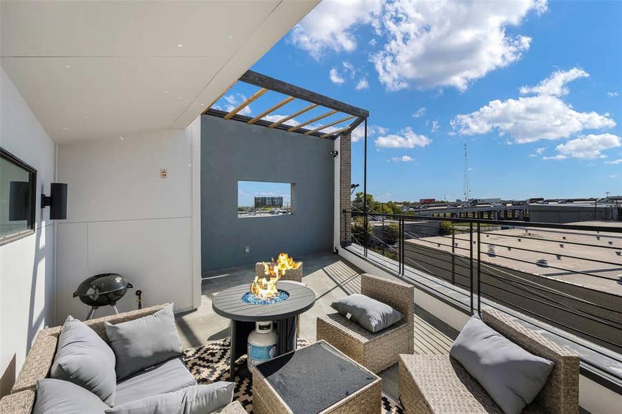 Property photo for 506 1st Avenue, Dallas, TX