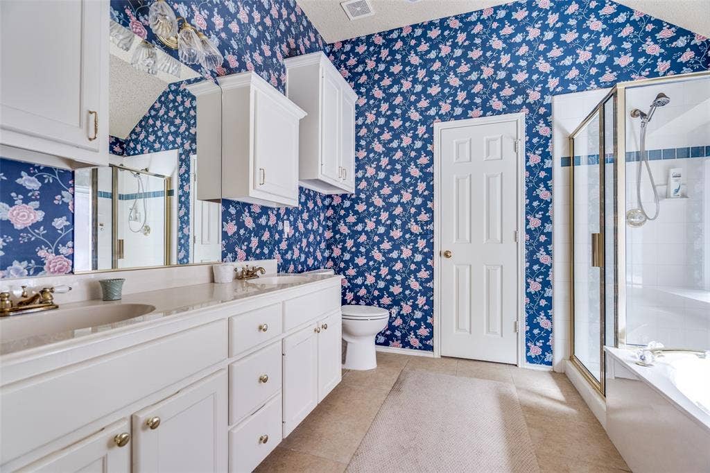 6816 Thorncliff Trail, Plano, TX 75023 6816 Thorncliff Trail, Plano, TX 75023