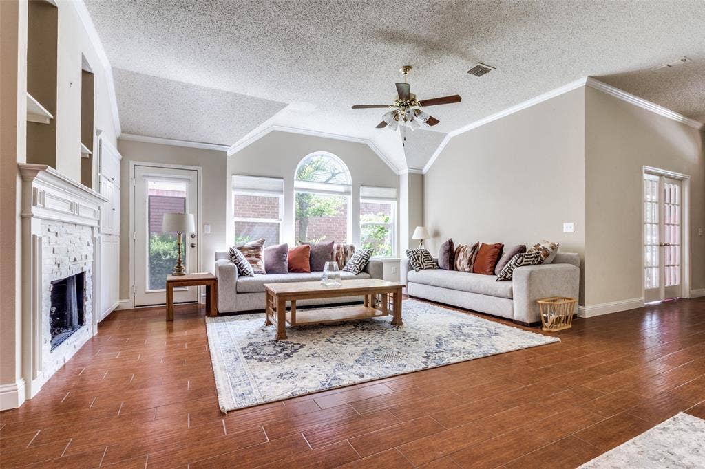 6816 Thorncliff Trail, Plano, TX 75023 6816 Thorncliff Trail, Plano, TX 75023