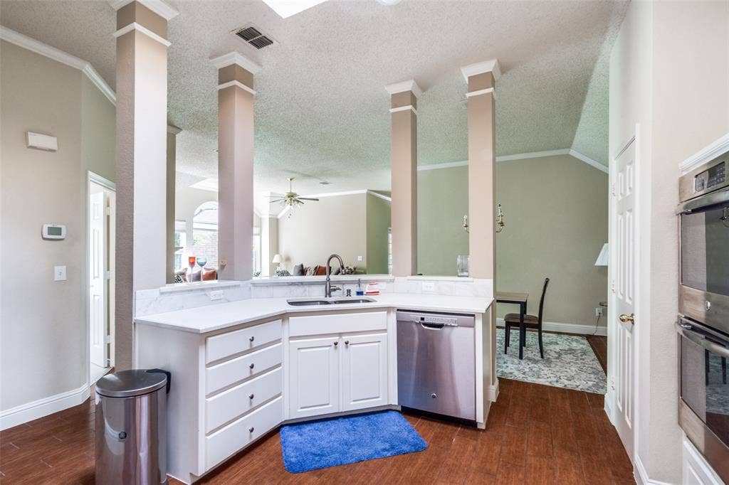 6816 Thorncliff Trail, Plano, TX 75023 6816 Thorncliff Trail, Plano, TX 75023