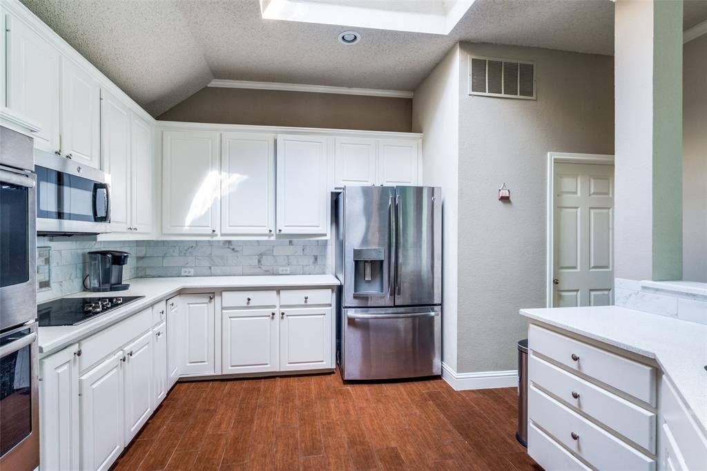 6816 Thorncliff Trail, Plano, TX 75023 6816 Thorncliff Trail, Plano, TX 75023