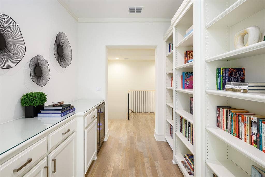 4254 Ridge Road, Dallas, TX 75229 4254 Ridge Road, Dallas, TX 75229