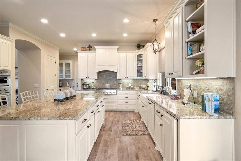 1608 Ridgewood Drive, Waco, TX 76710 1608 Ridgewood Drive, Waco, TX 76710