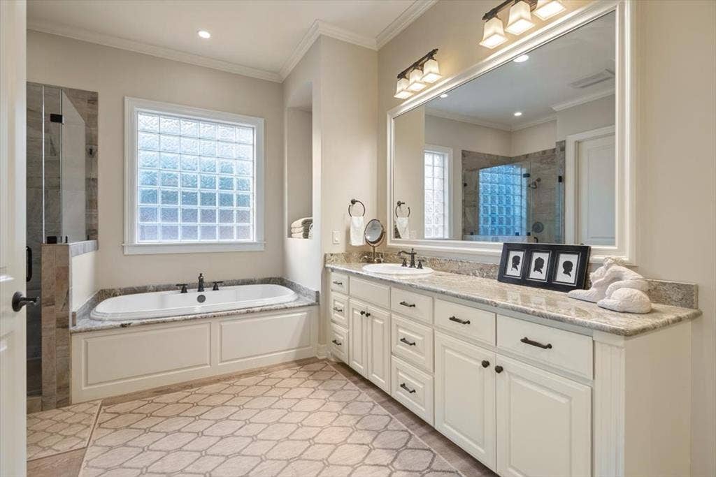 1608 Ridgewood Drive, Waco, TX 76710 1608 Ridgewood Drive, Waco, TX 76710