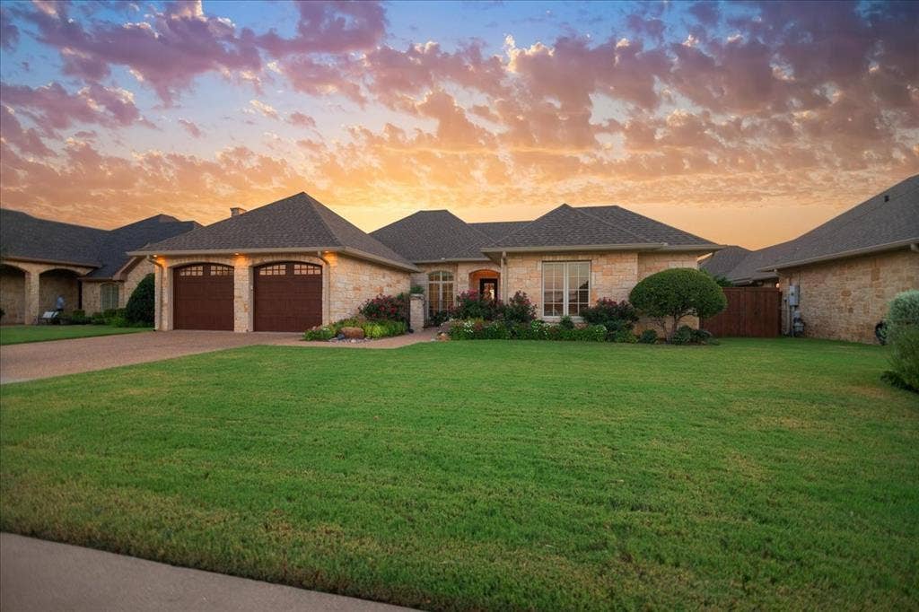 1608 Ridgewood Drive, Waco, TX 76710 1608 Ridgewood Drive, Waco, TX 76710