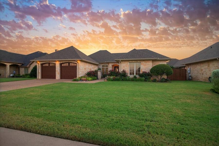 Property photo for 1608 Ridgewood Drive, Waco, TX