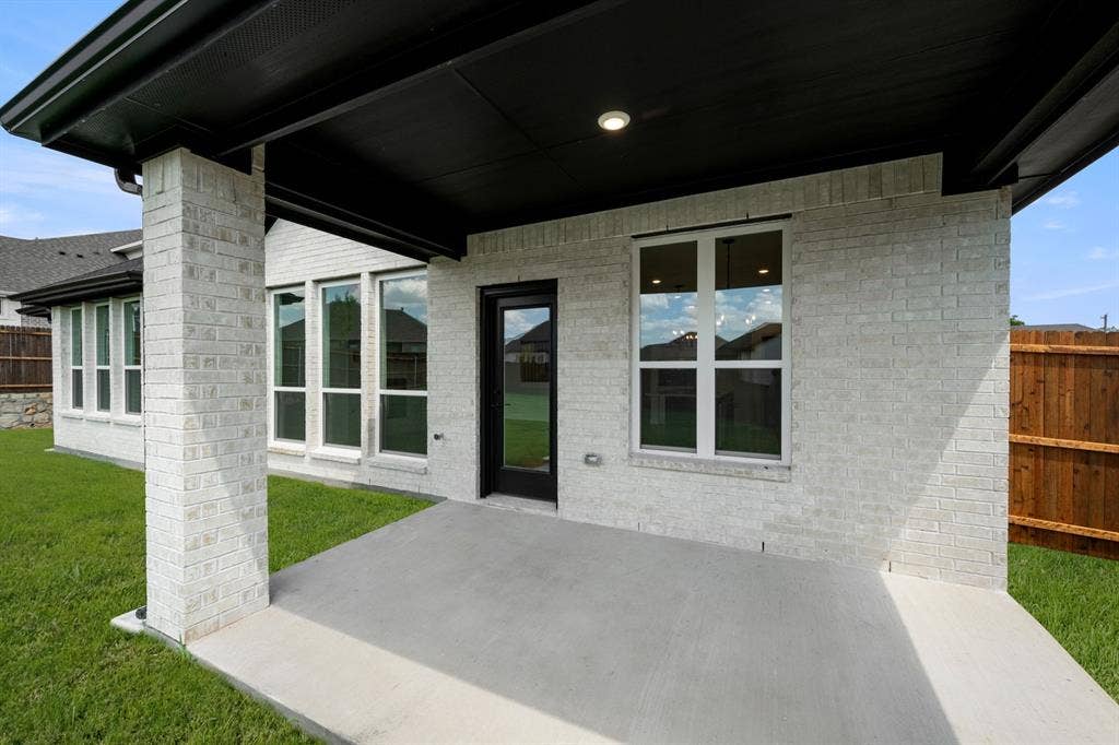 962 Richard Pittmon Drive, DeSoto, TX 75115 962 Richard Pittmon- Back-3