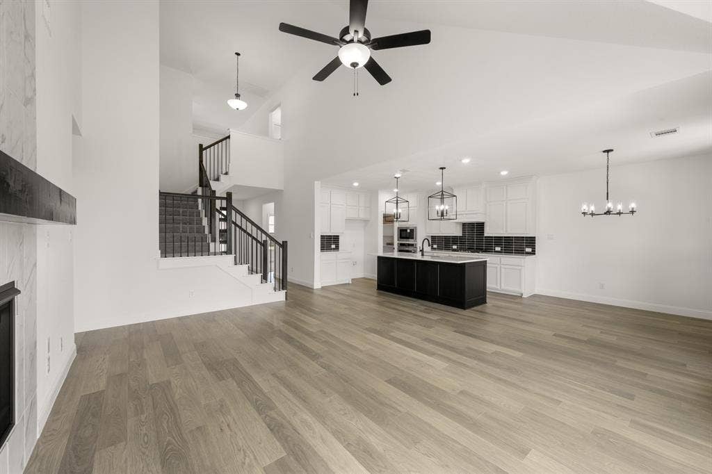 962 Richard Pittmon Drive, DeSoto, TX 75115 962 Richard Pittmon- Living Room-2