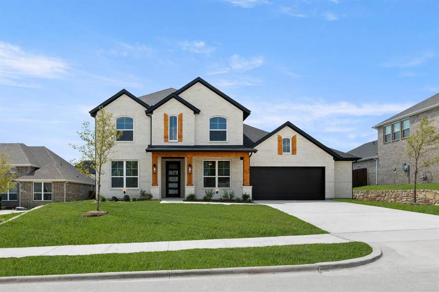 Property photo for 962 Richard Pittmon Drive, DeSoto, TX