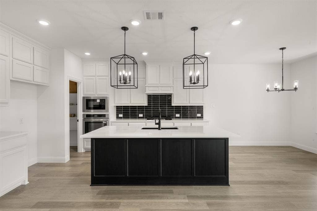 962 Richard Pittmon Drive, DeSoto, TX 75115 962 Richard Pittmon- Kitchen-1