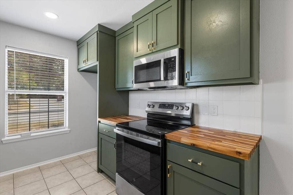 1114 WOODLANDS PARK, Lindale, TX 75771 1114 WOODLANDS PARK, Lindale, TX 75771