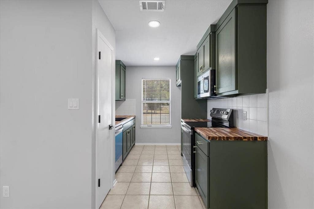 1114 WOODLANDS PARK, Lindale, TX 75771 1114 WOODLANDS PARK, Lindale, TX 75771