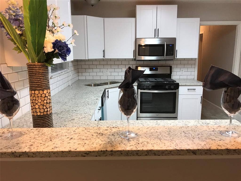 1502 Dale Place, Irving, TX 75061 1502 Dale Place, Irving, TX 75061