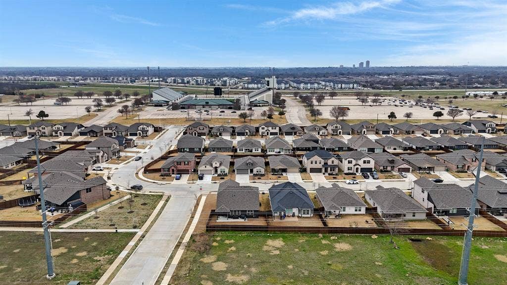 1913 Briar Hill Drive, Denton, TX 76207 1913 Briar Hill Drive, Denton, TX 76207