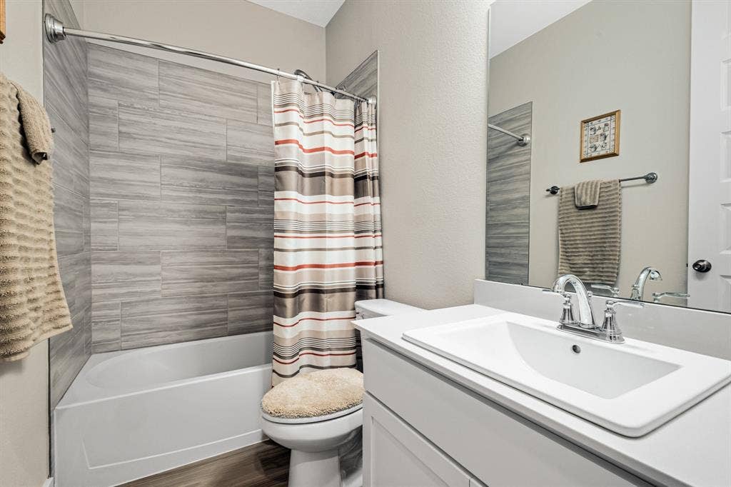 1913 Briar Hill Drive, Denton, TX 76207 1913 Briar Hill Drive, Denton, TX 76207