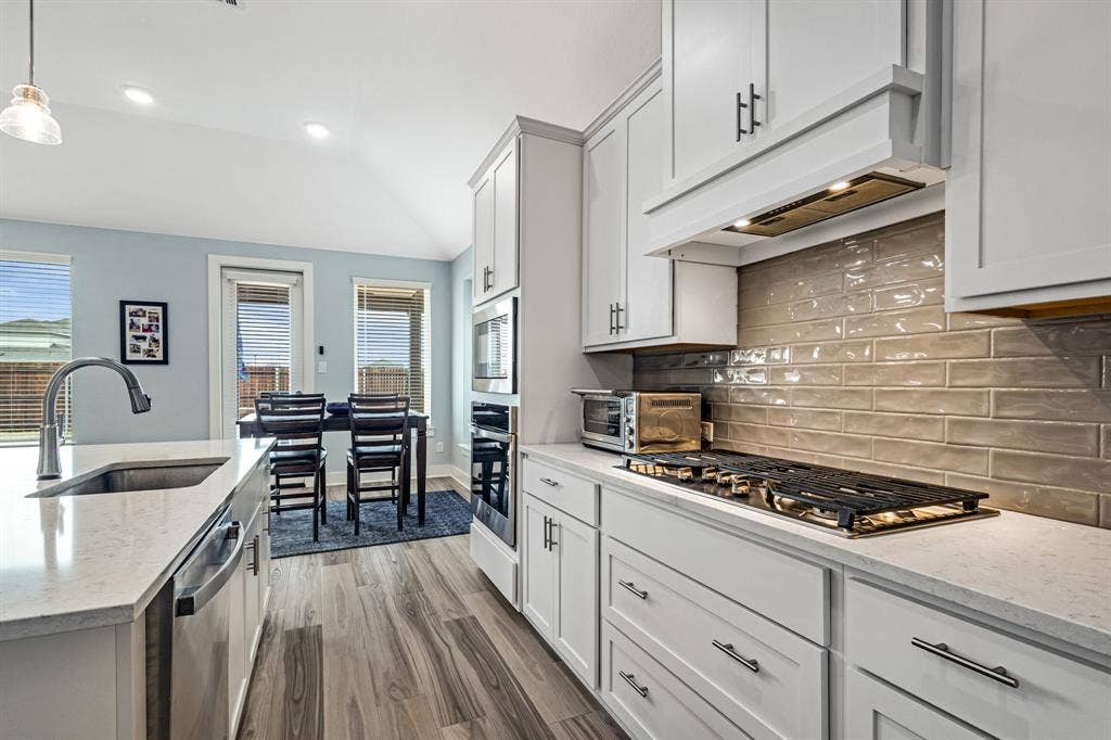 1913 Briar Hill Drive, Denton, TX 76207 1913 Briar Hill Drive, Denton, TX 76207