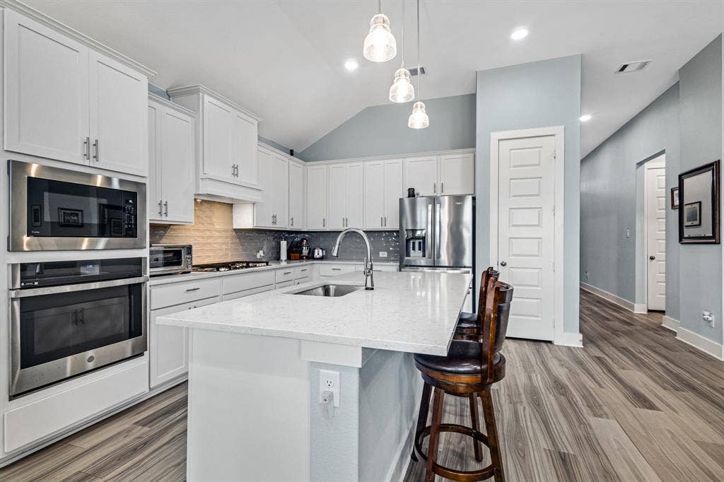 1913 Briar Hill Drive, Denton, TX 76207 1913 Briar Hill Drive, Denton, TX 76207