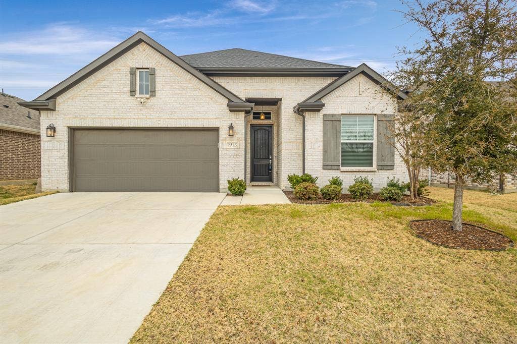 1913 Briar Hill Drive, Denton, TX 76207 1913 Briar Hill Drive, Denton, TX 76207