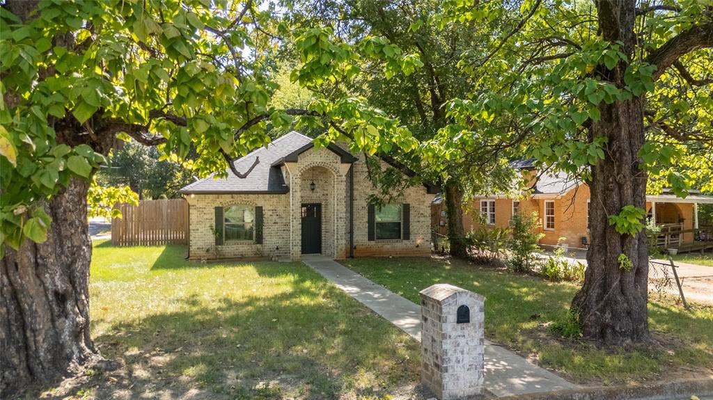 1315 N Ross Avenue, Tyler, TX 75702 1315 N Ross Avenue, Tyler, TX 75702