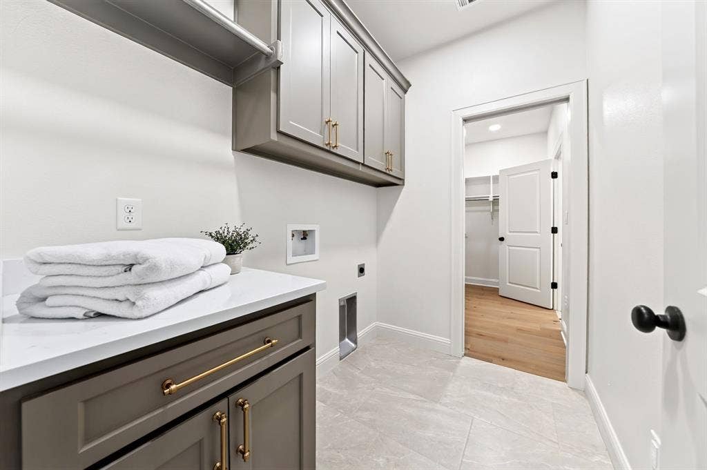 302 Grace Lane, Athens, TX 75751 Laundry room flows seamlessly from the primary closet.