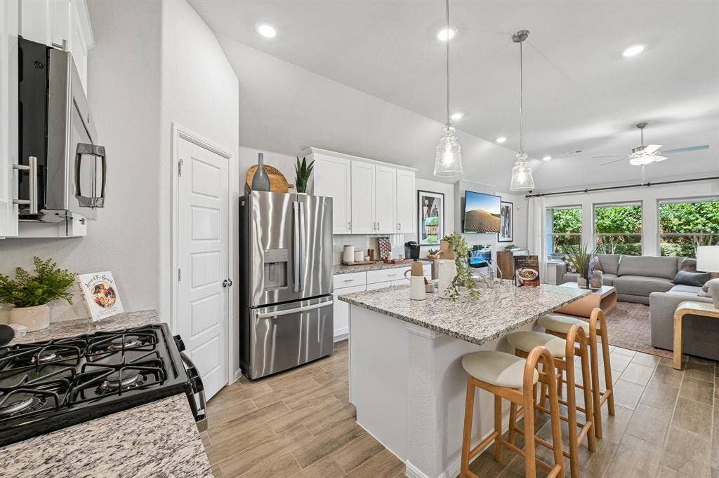 1048 Tarryhill Drive, Crowley, TX 76036 1048 Tarryhill Drive, Crowley, TX 76036