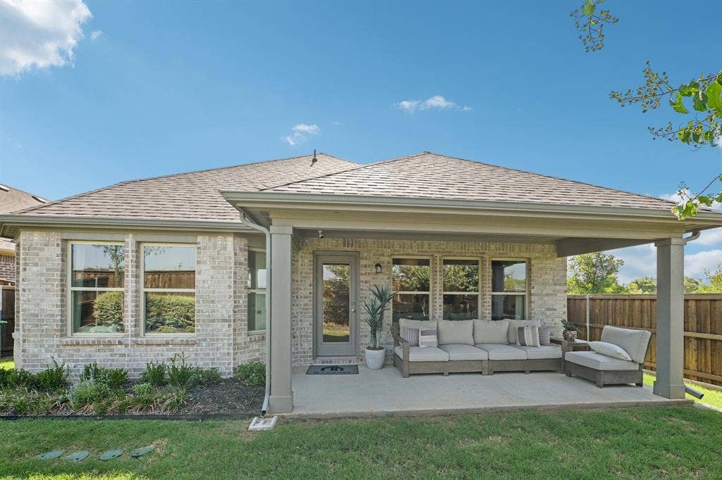 1048 Tarryhill Drive, Crowley, TX 76036 1048 Tarryhill Drive, Crowley, TX 76036