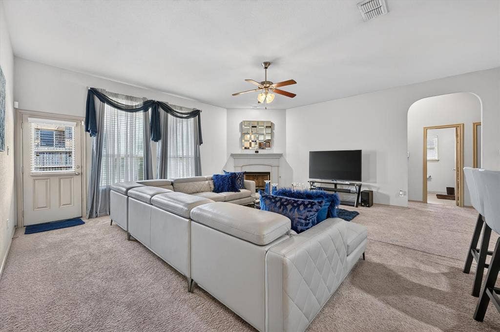 1107 Fairhaven Drive, Glenn Heights, TX 75154 1107 Fairhaven Drive, Glenn Heights, TX 75154