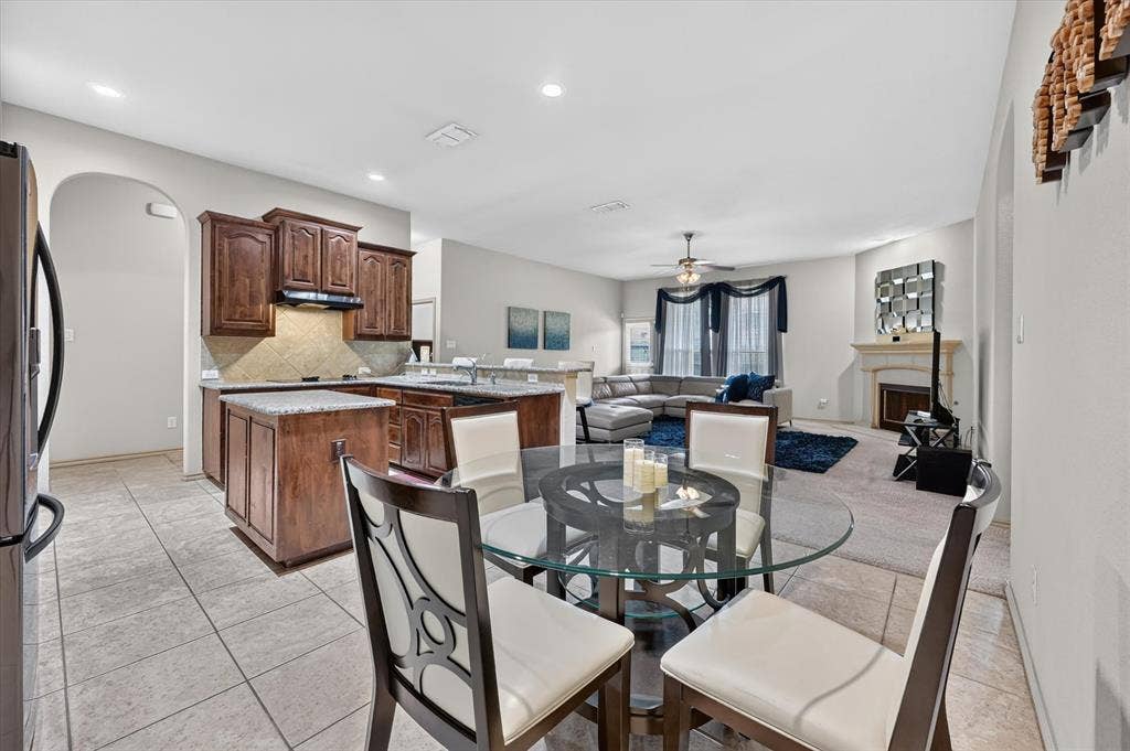 1107 Fairhaven Drive, Glenn Heights, TX 75154 1107 Fairhaven Drive, Glenn Heights, TX 75154
