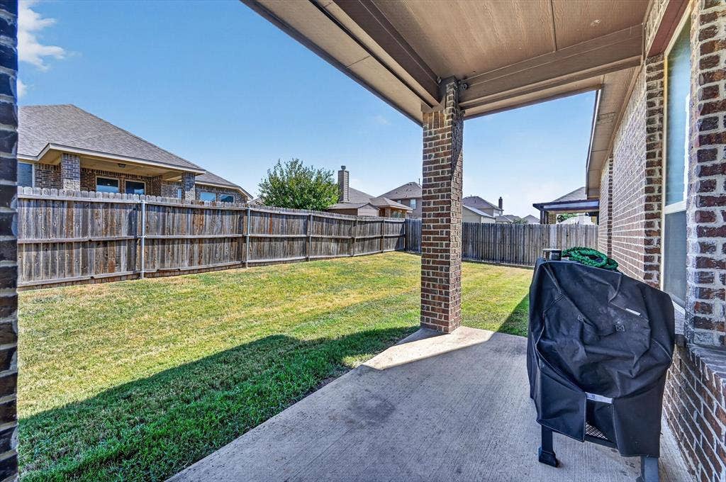 1107 Fairhaven Drive, Glenn Heights, TX 75154 1107 Fairhaven Drive, Glenn Heights, TX 75154