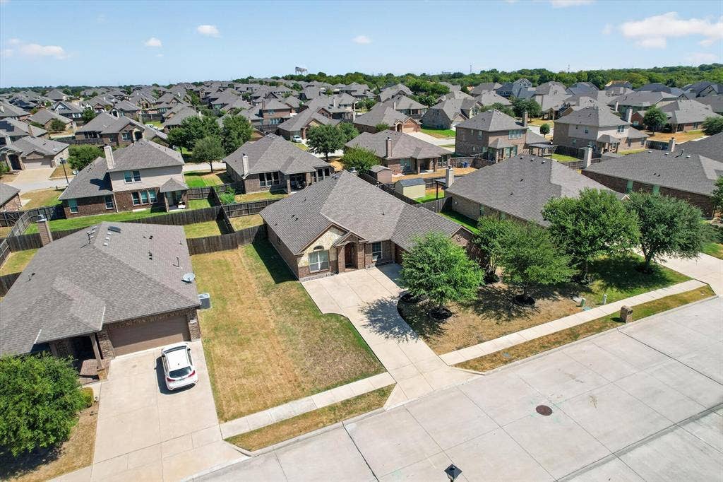 1107 Fairhaven Drive, Glenn Heights, TX 75154 1107 Fairhaven Drive, Glenn Heights, TX 75154