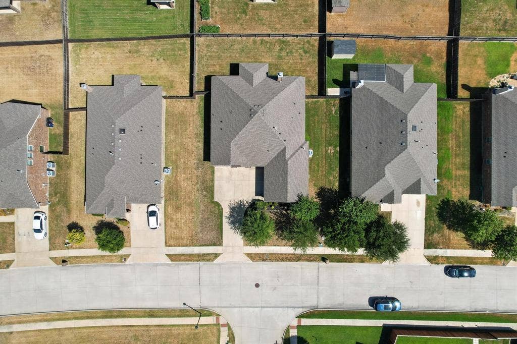 1107 Fairhaven Drive, Glenn Heights, TX 75154 1107 Fairhaven Drive, Glenn Heights, TX 75154