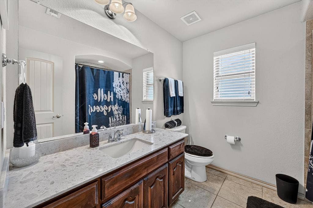 1107 Fairhaven Drive, Glenn Heights, TX 75154 1107 Fairhaven Drive, Glenn Heights, TX 75154