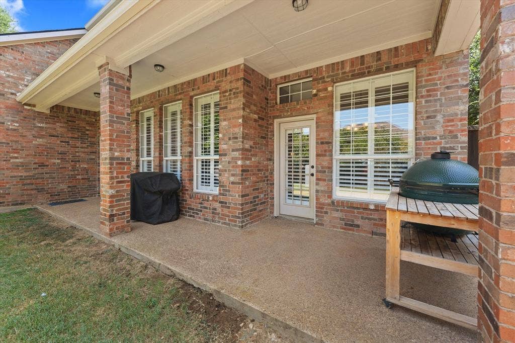 2105 Birdwood Circle, Corinth, TX 76210 2105 Birdwood Circle, Corinth, TX 76210