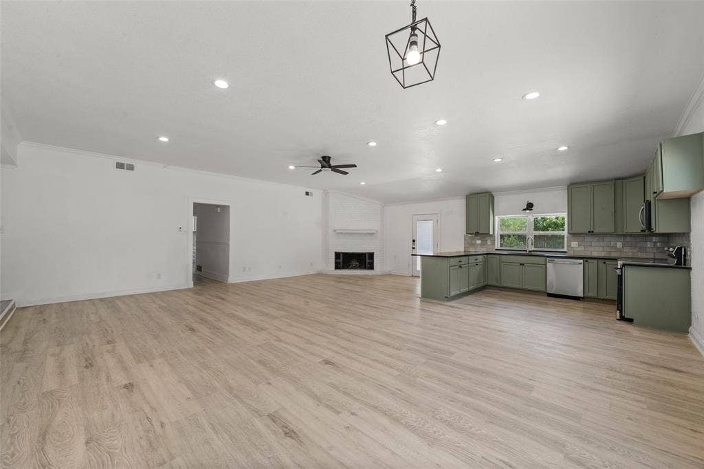 229 Crockett Lane, Hewitt, TX 76643 229 Crockett Lane, Hewitt, TX 76643