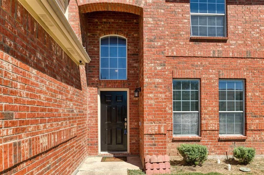 Property photo for 5140 Meandering Creek Court, Fort Worth, TX