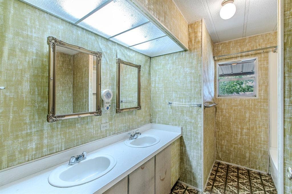 5749 S Rock Creek Loop, Waco, TX 76708 5749 S Rock Creek Loop, Waco, TX 76708