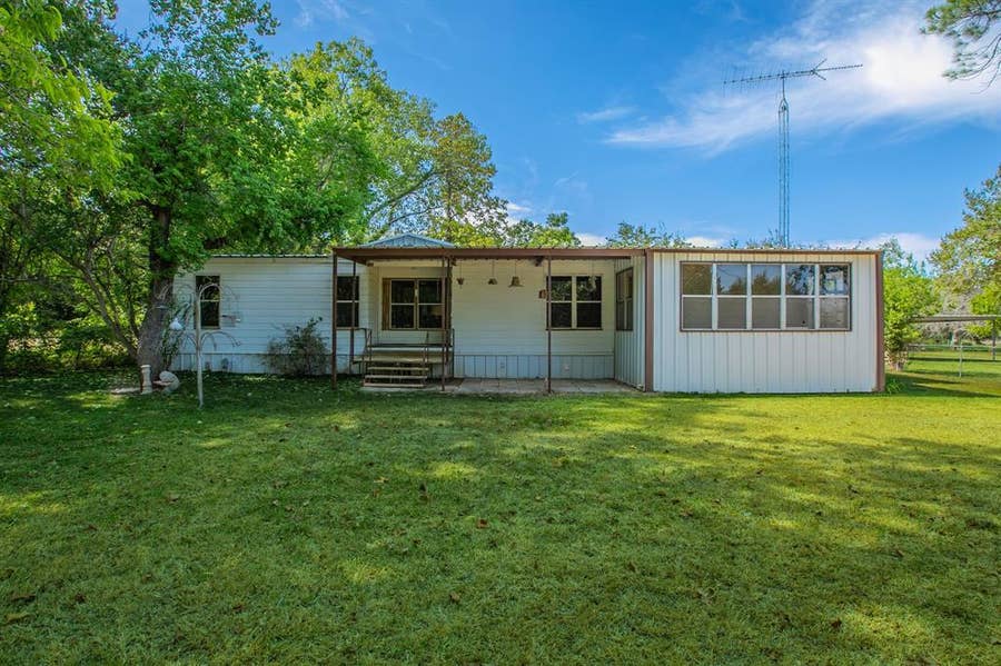 Property photo for 5749 S Rock Creek Loop, Waco, TX