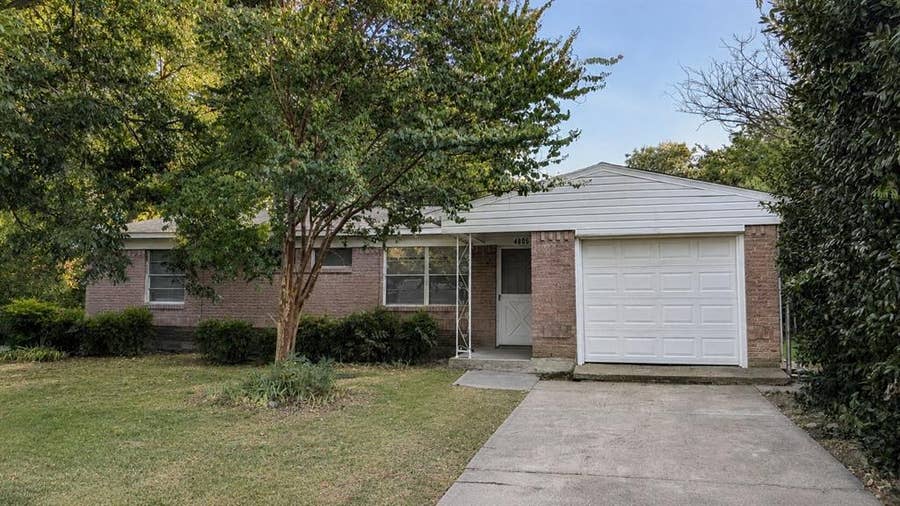Property photo for 4805 Mistletoe Way, Mesquite, TX