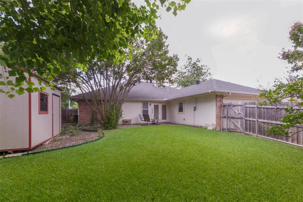 2013 Pleasant Valley Drive, Plano, TX 75023 2013 Pleasant Valley Drive, Plano, TX 75023