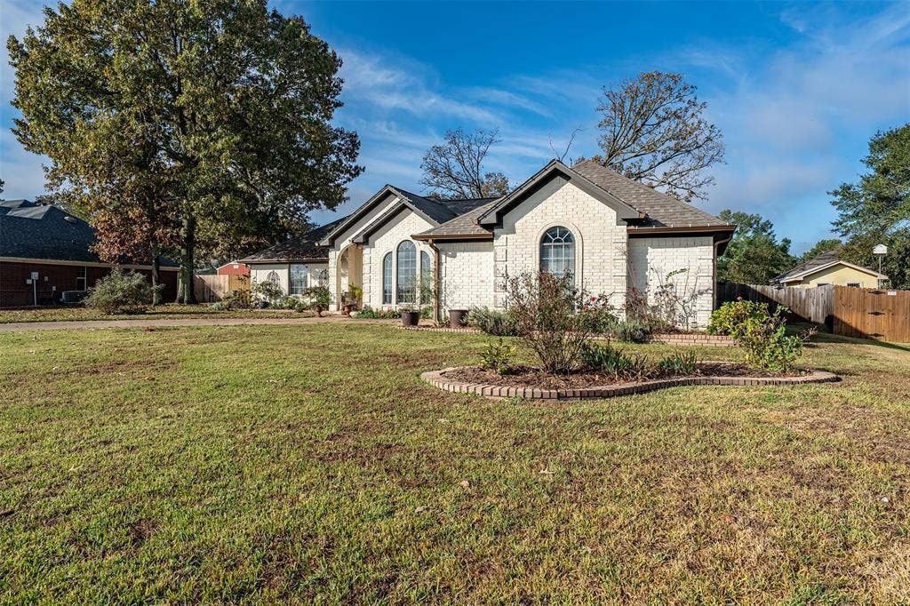 18564 County Road 1100, Flint, TX 75762 18564 County Road 1100, Flint, TX 75762