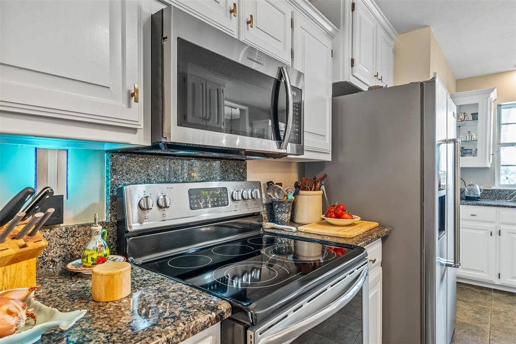 18564 County Road 1100, Flint, TX 75762 18564 County Road 1100, Flint, TX 75762