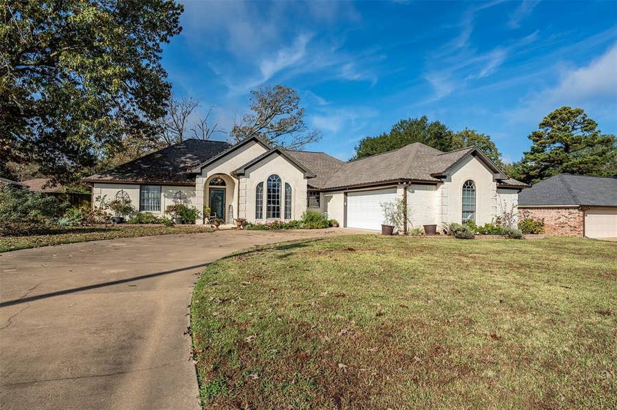 Property photo for 18564 County Road 1100, Flint, TX