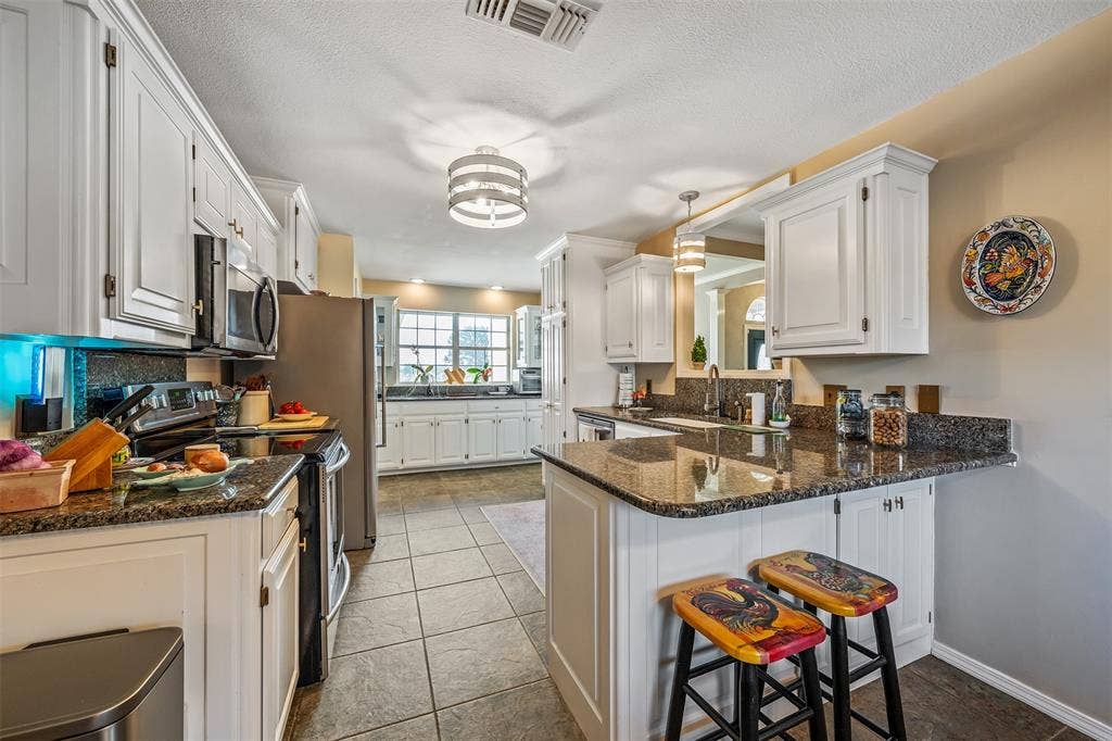 18564 County Road 1100, Flint, TX 75762 18564 County Road 1100, Flint, TX 75762