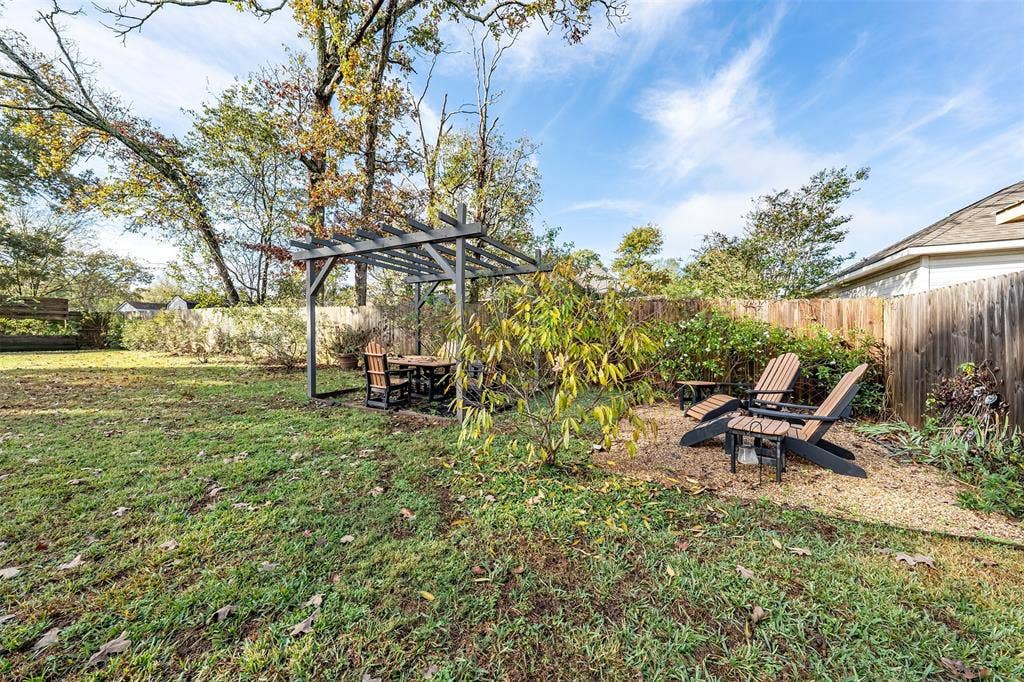 18564 County Road 1100, Flint, TX 75762 18564 County Road 1100, Flint, TX 75762
