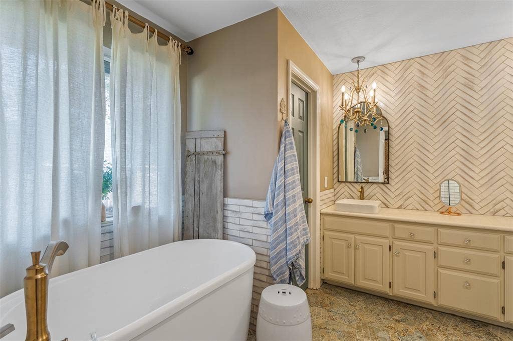 18564 County Road 1100, Flint, TX 75762 18564 County Road 1100, Flint, TX 75762
