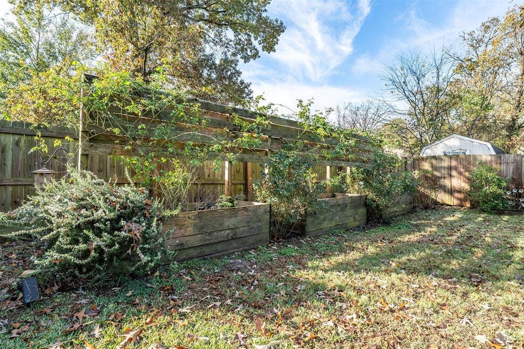 18564 County Road 1100, Flint, TX 75762 18564 County Road 1100, Flint, TX 75762