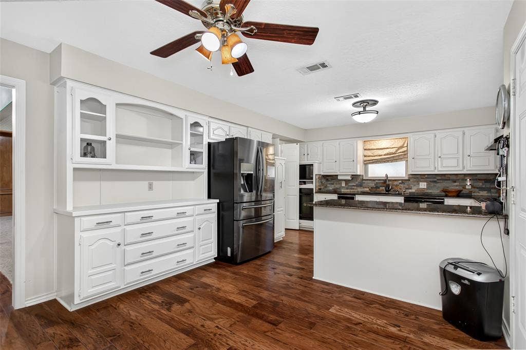 2407 Briarcliff Drive, Irving, TX 75062 2407 Briarcliff Drive, Irving, TX 75062