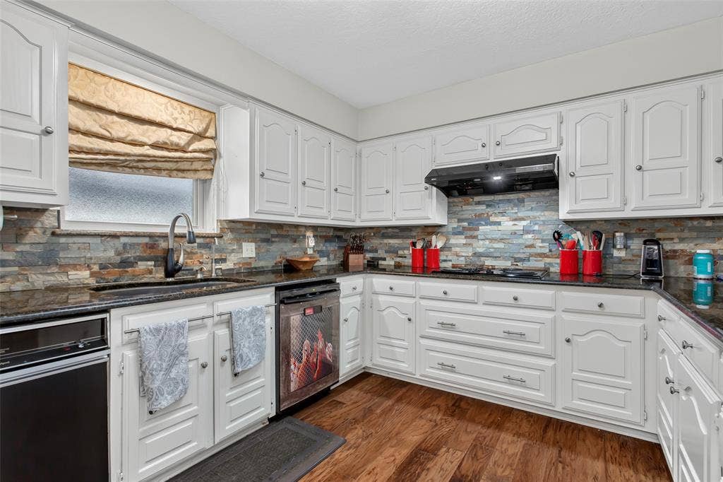 2407 Briarcliff Drive, Irving, TX 75062 2407 Briarcliff Drive, Irving, TX 75062