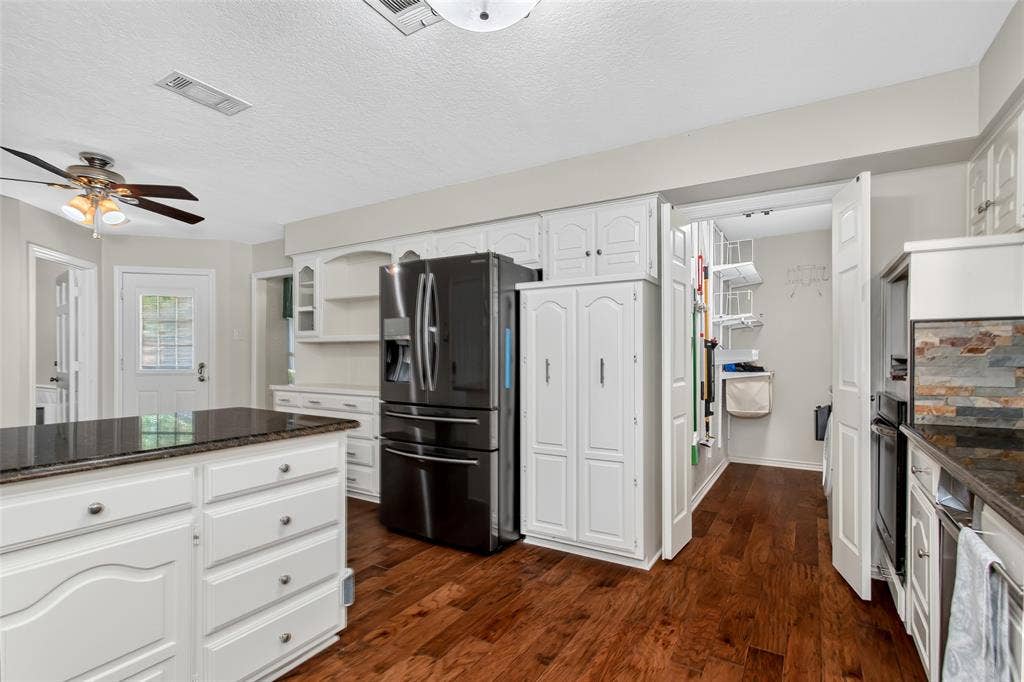 2407 Briarcliff Drive, Irving, TX 75062 2407 Briarcliff Drive, Irving, TX 75062